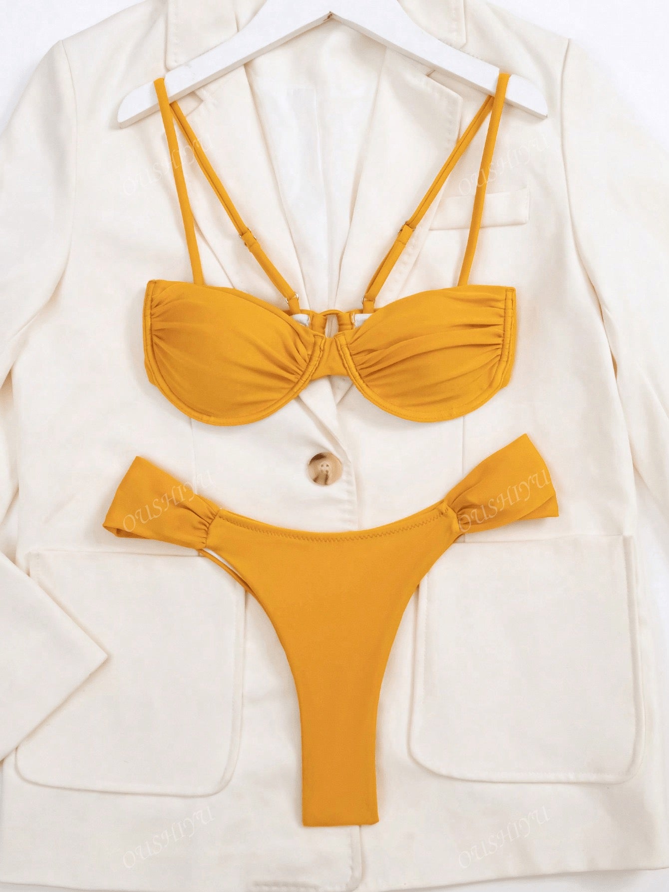4422M conjunto de bikini unicolor estilo europeo amarillo