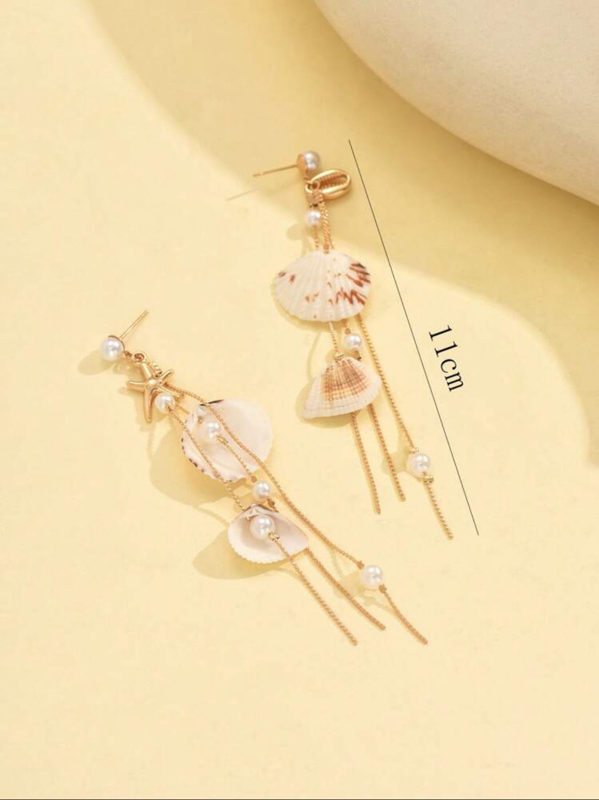 6813-Aretes