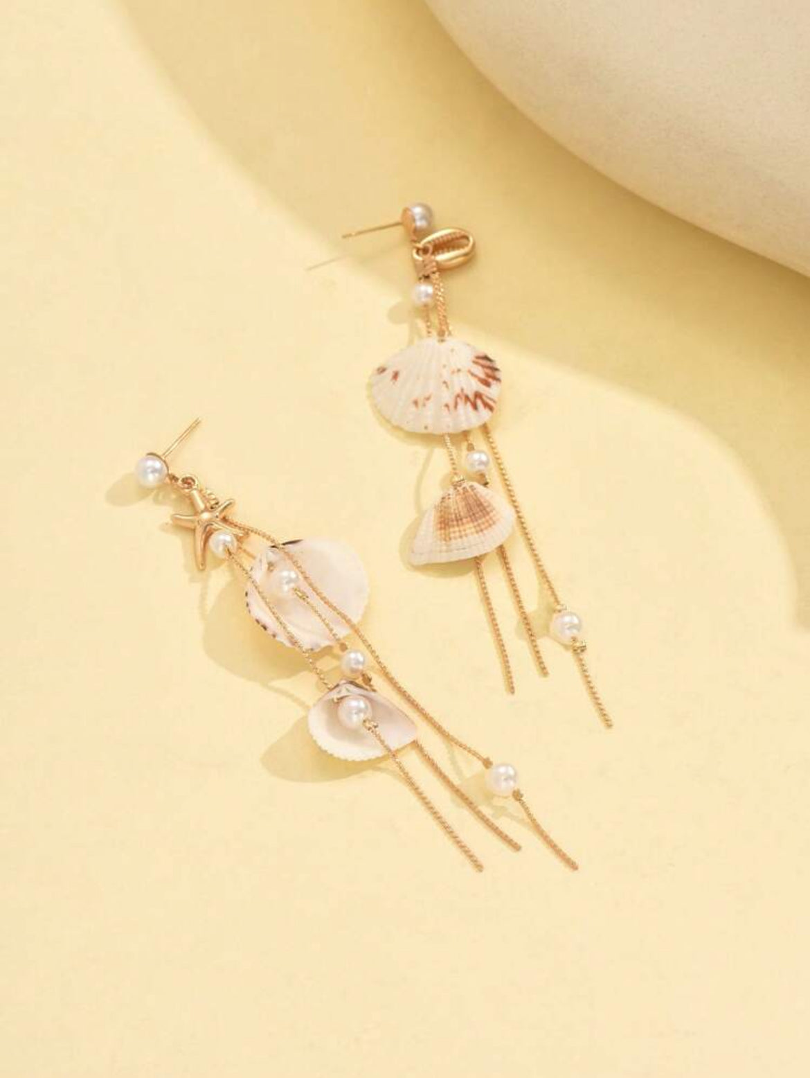 6813-Aretes